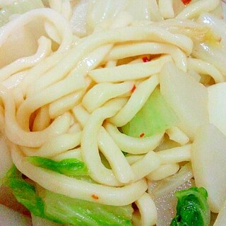 男の自炊料理。ぶっかけ！うどん。野菜と卵つき。